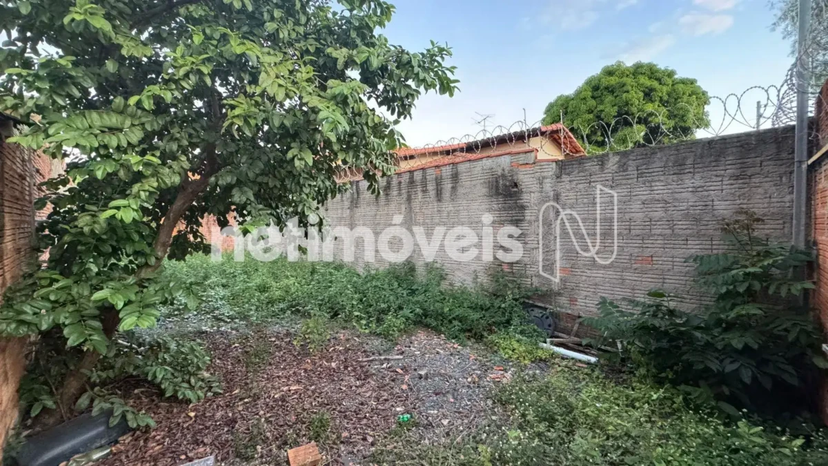 Lote para Venda com área de 180 m² no bairro Major Prates