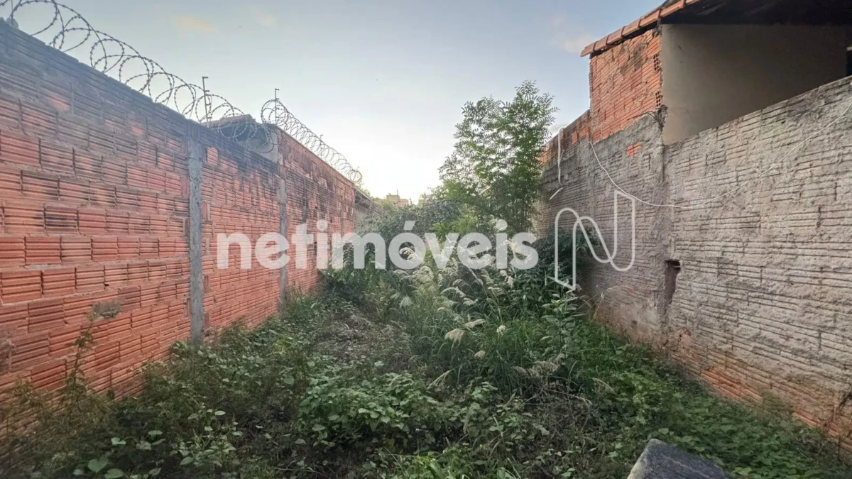 Lote para Venda com área de 180 m² no bairro Major Prates