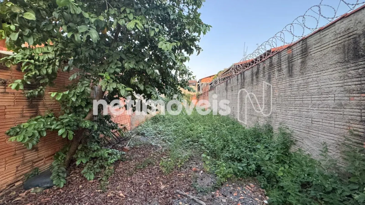 Lote para Venda com área de 180 m² no bairro Major Prates