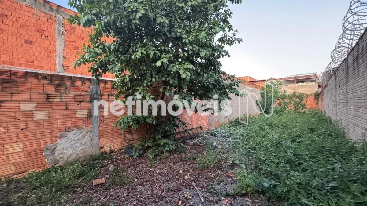 Lote para Venda com área de 180 m² no bairro Major Prates