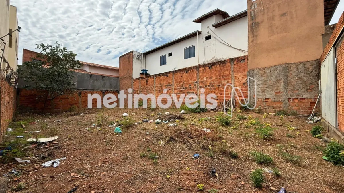 Lote para Venda com área de 200 m² no bairro Planalto