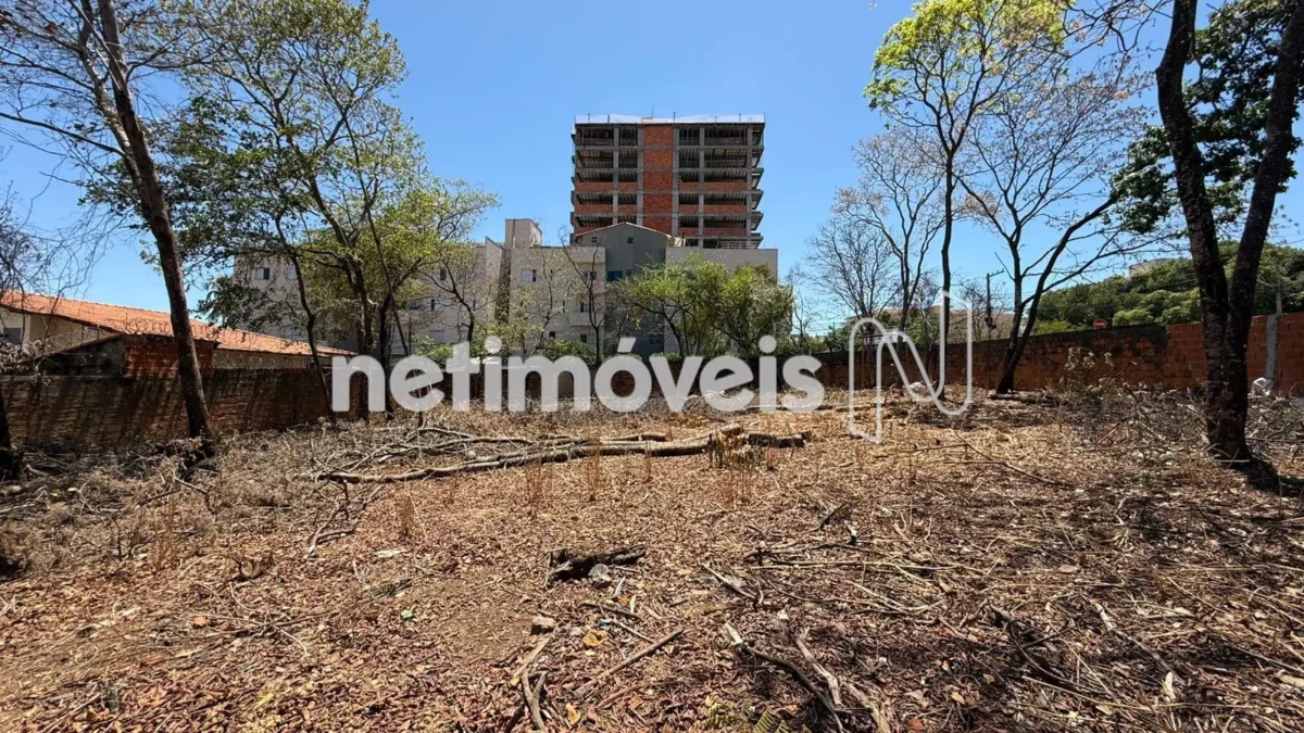 Lote para Venda com área de 990 m² no bairro Morada do Sol