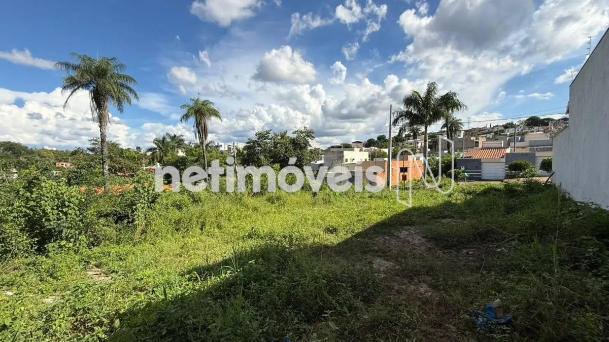 Lote para Venda com área de 210 m² no bairro Jardim Panorama