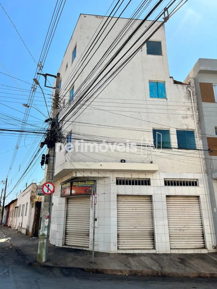 Prédio para Venda no bairro Centro em Montes Claros