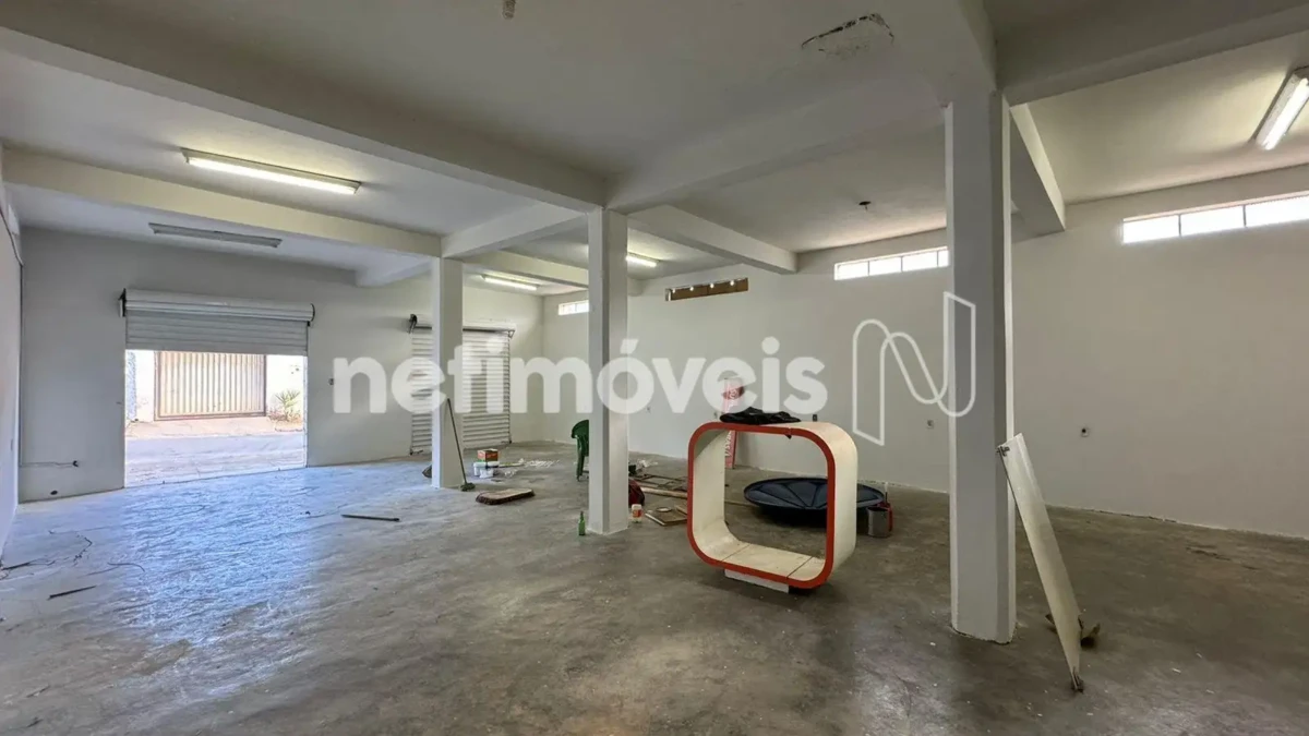Prédio para Venda com 2 salas no bairro Monte Alegre em Montes Claros