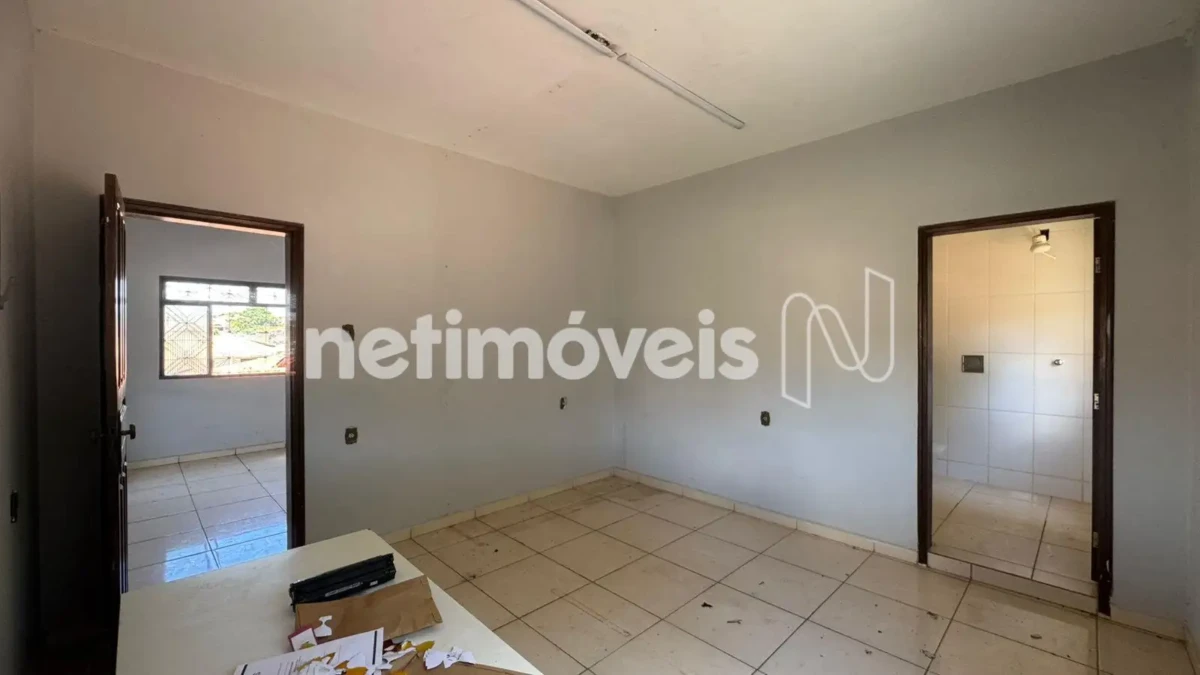 Prédio para Venda com 2 salas no bairro Monte Alegre em Montes Claros