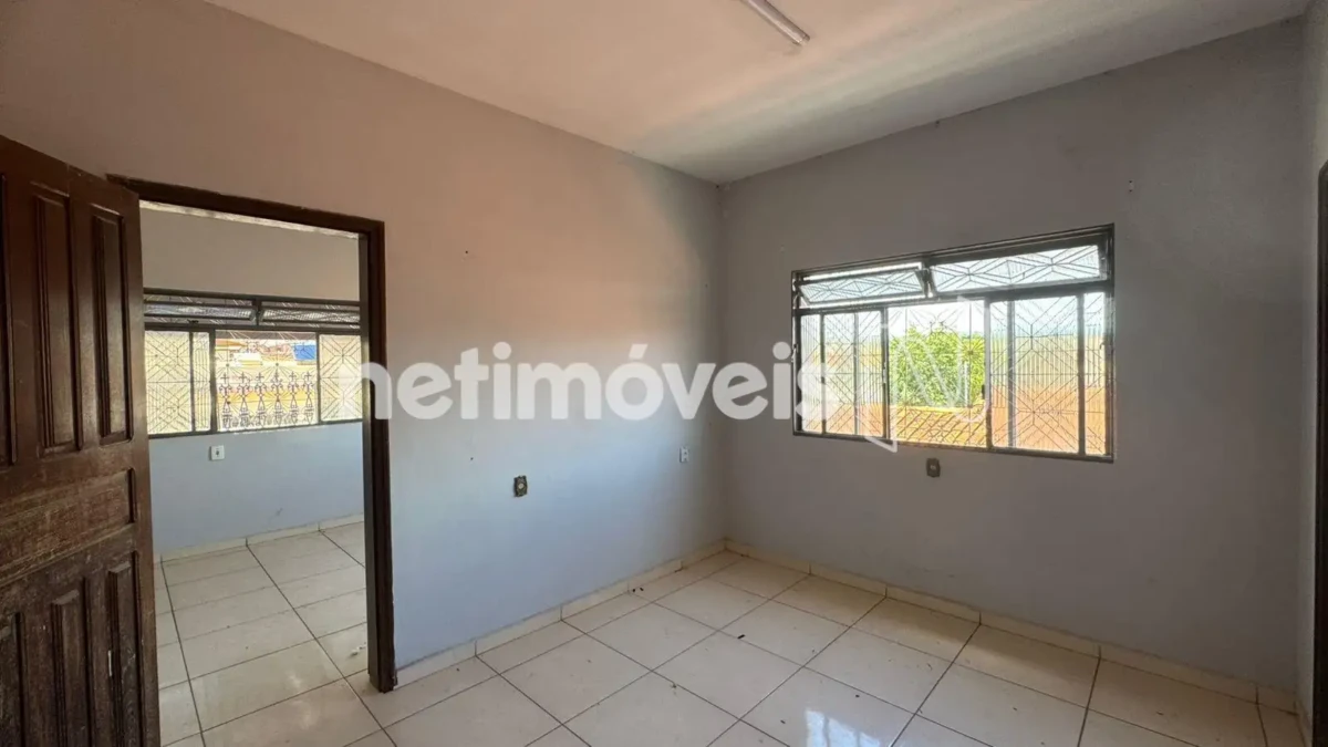 Prédio para Venda com 2 salas no bairro Monte Alegre em Montes Claros