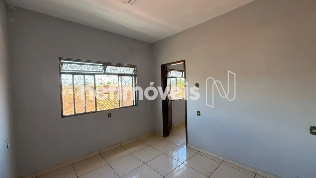 Prédio para Venda com 2 salas no bairro Monte Alegre em Montes Claros