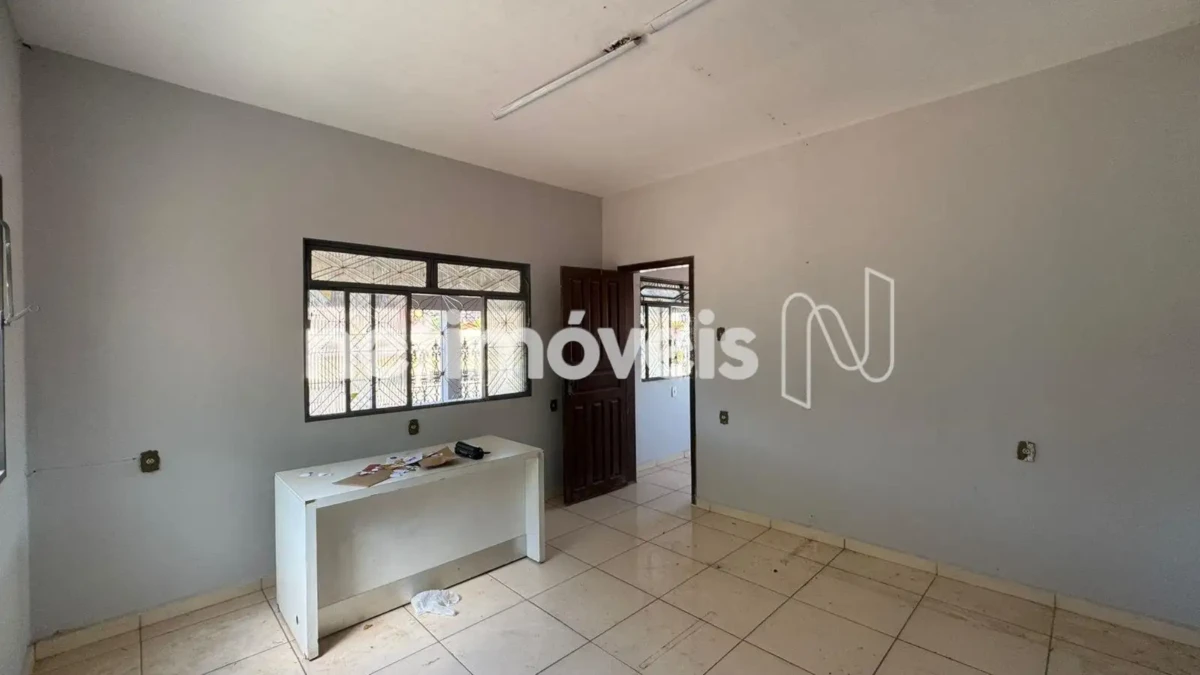Prédio para Venda com 2 salas no bairro Monte Alegre em Montes Claros