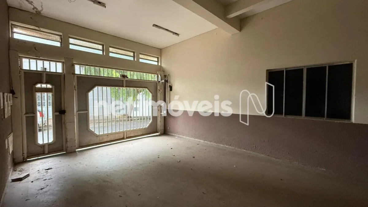 Prédio para Venda com 5 salas no bairro Centro em Montes Claros
