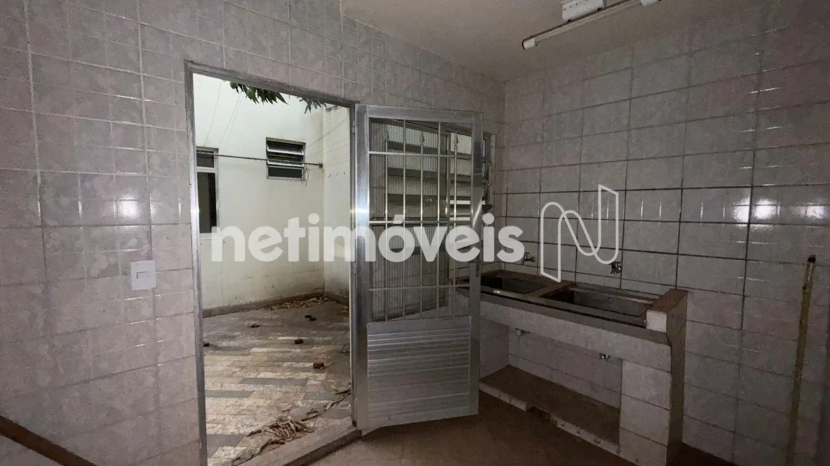 Prédio para Venda com 5 salas no bairro Centro em Montes Claros