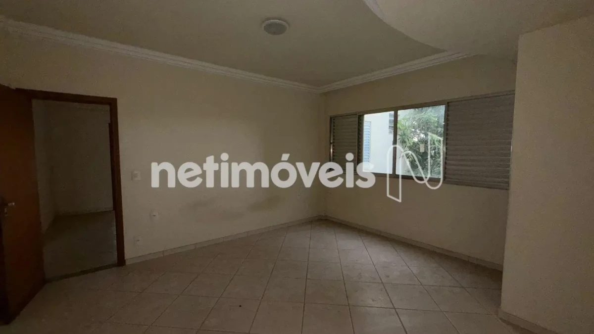 Prédio para Venda com 5 salas no bairro Centro em Montes Claros