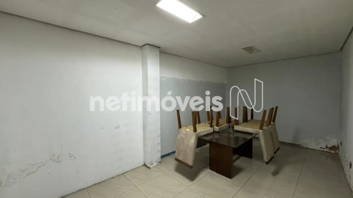 Ponto Comercial para Venda de área principal de 193.36 m² no bairro Centro