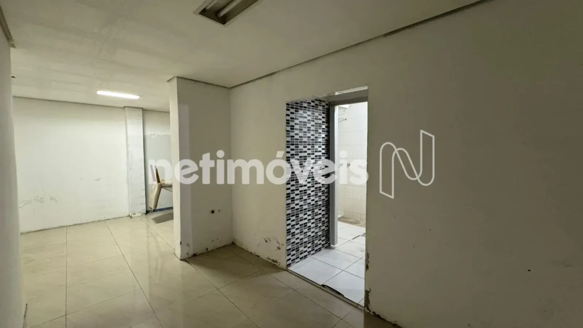 Ponto Comercial para Venda de área principal de 193.36 m² no bairro Centro