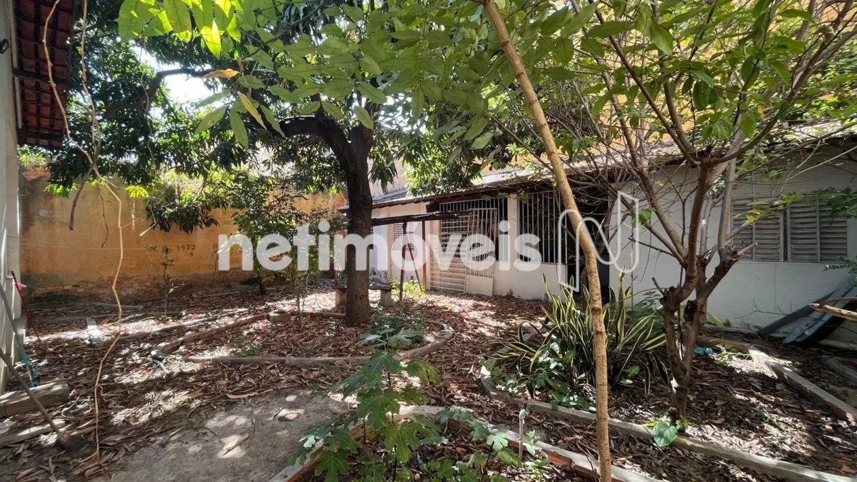 Casa para Venda com 4 quartos no bairro Centro