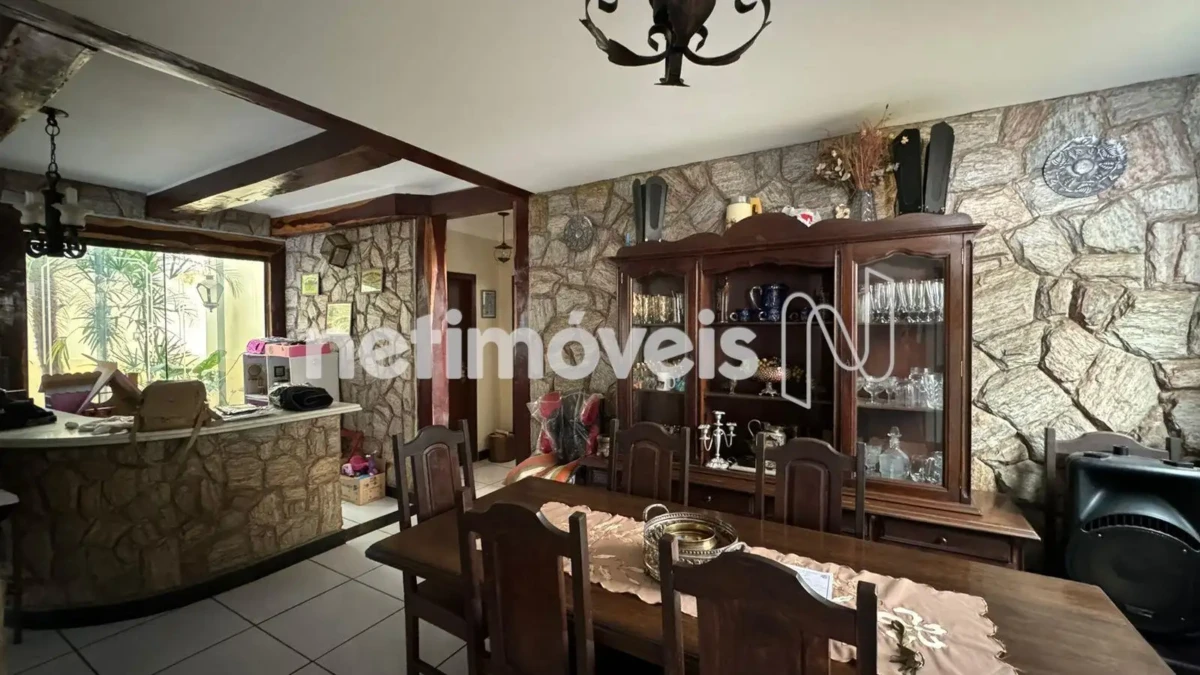Casa para Venda com 5 quartos no bairro Vila Brasília