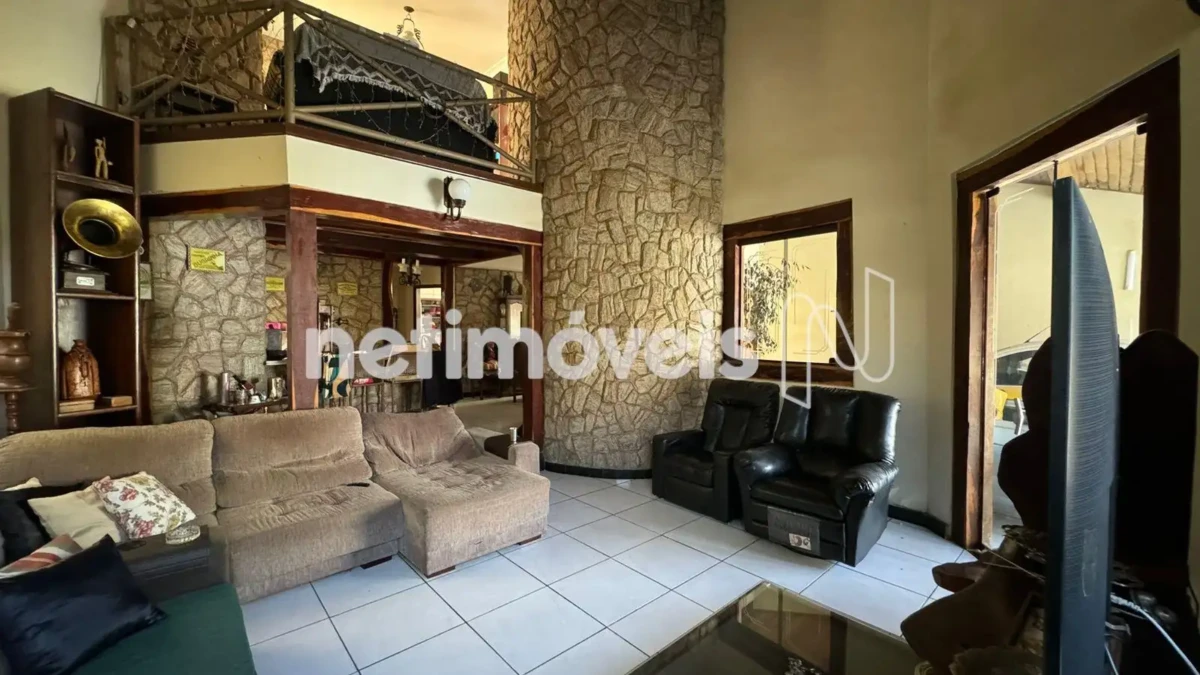 Casa para Venda com 5 quartos no bairro Vila Brasília