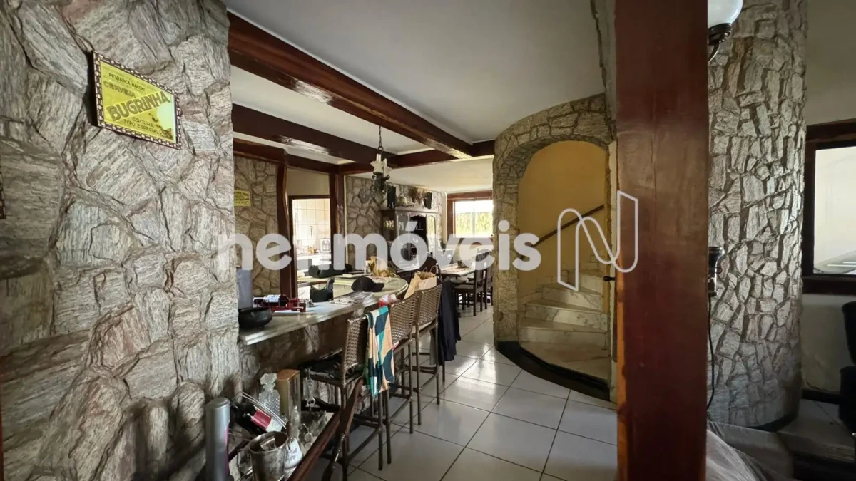 Casa para Venda com 5 quartos no bairro Vila Brasília