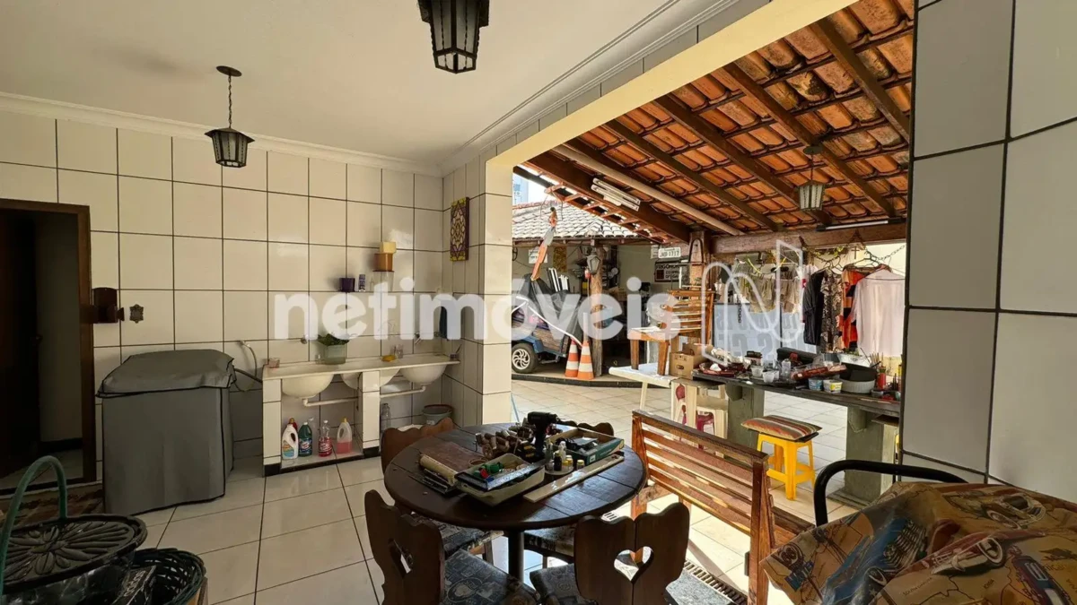 Casa para Venda com 5 quartos no bairro Vila Brasília