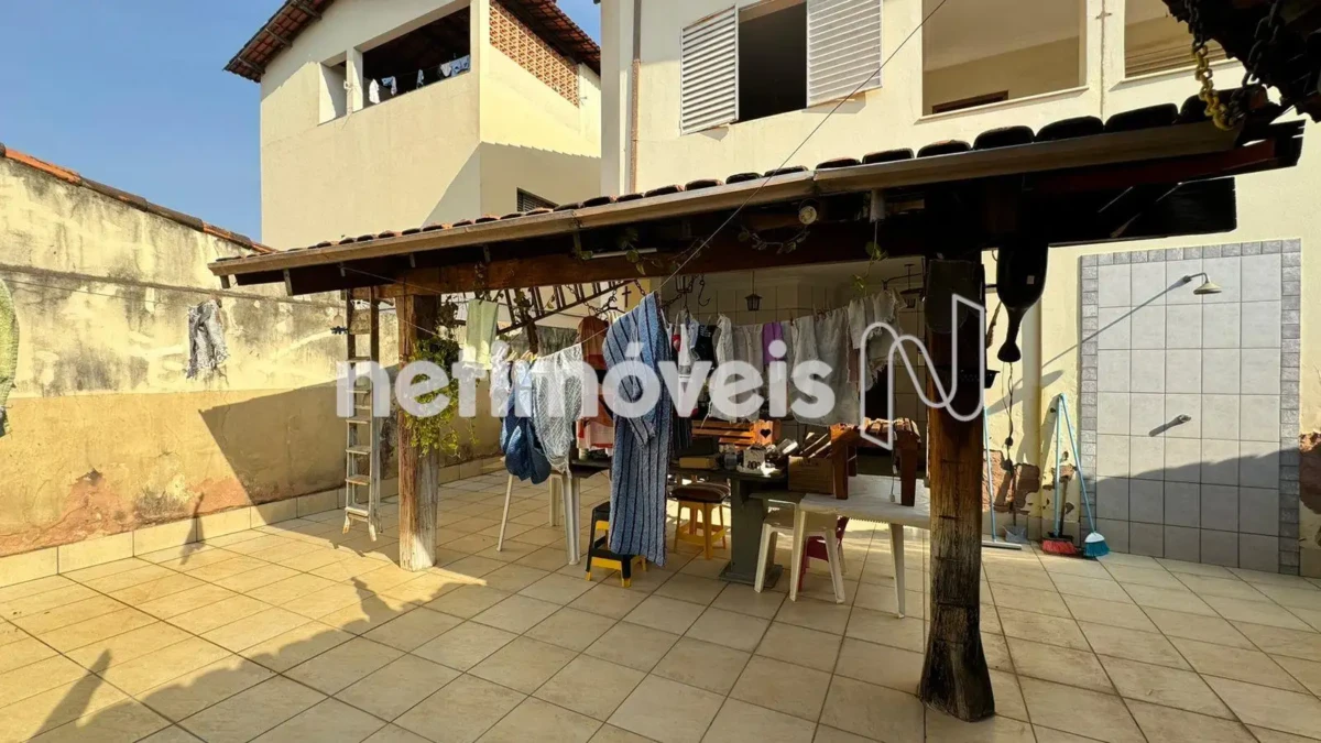 Casa para Venda com 5 quartos no bairro Vila Brasília