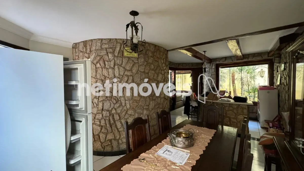 Casa para Venda com 5 quartos no bairro Vila Brasília