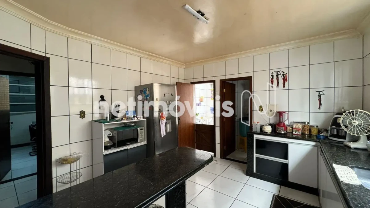 Casa para Venda com 5 quartos no bairro Vila Brasília