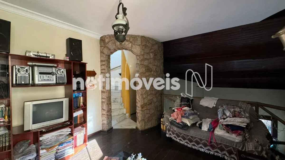 Casa para Venda com 5 quartos no bairro Vila Brasília