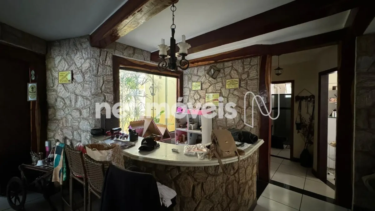 Casa para Venda com 5 quartos no bairro Vila Brasília