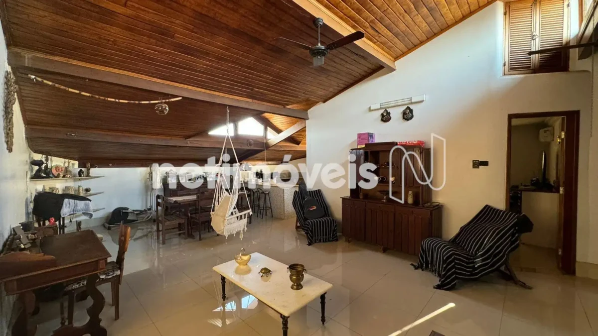 Casa para Venda com 5 quartos no bairro Vila Brasília
