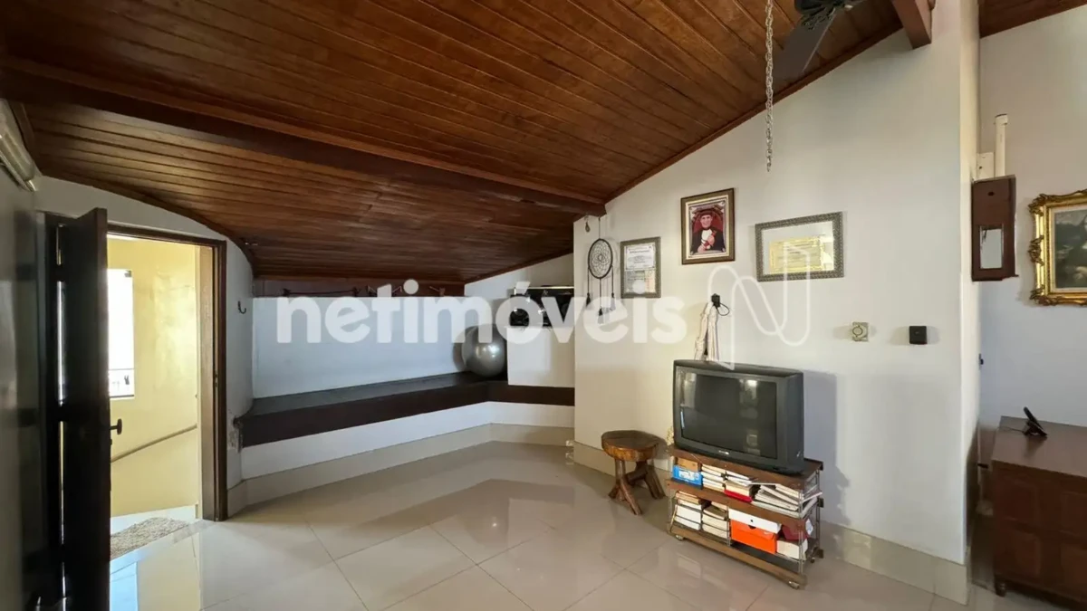 Casa para Venda com 5 quartos no bairro Vila Brasília