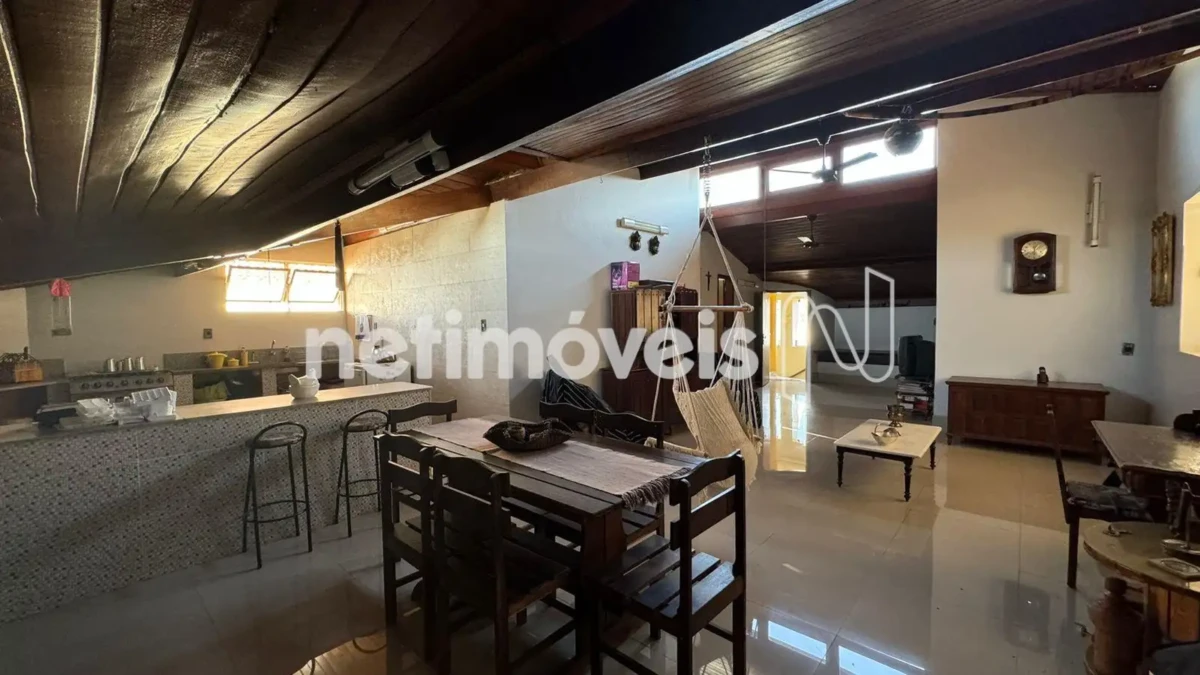 Casa para Venda com 5 quartos no bairro Vila Brasília