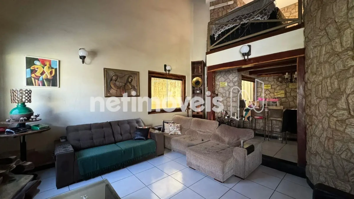 Casa para Venda com 5 quartos no bairro Vila Brasília