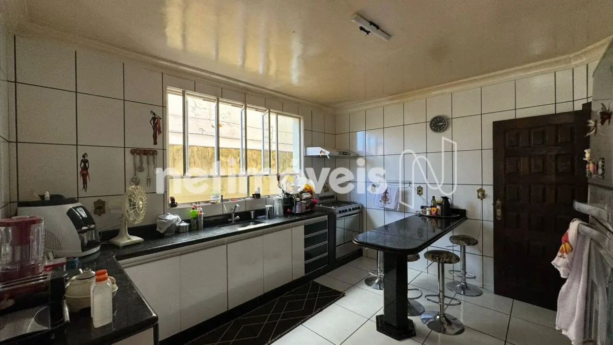 Casa para Venda com 5 quartos no bairro Vila Brasília