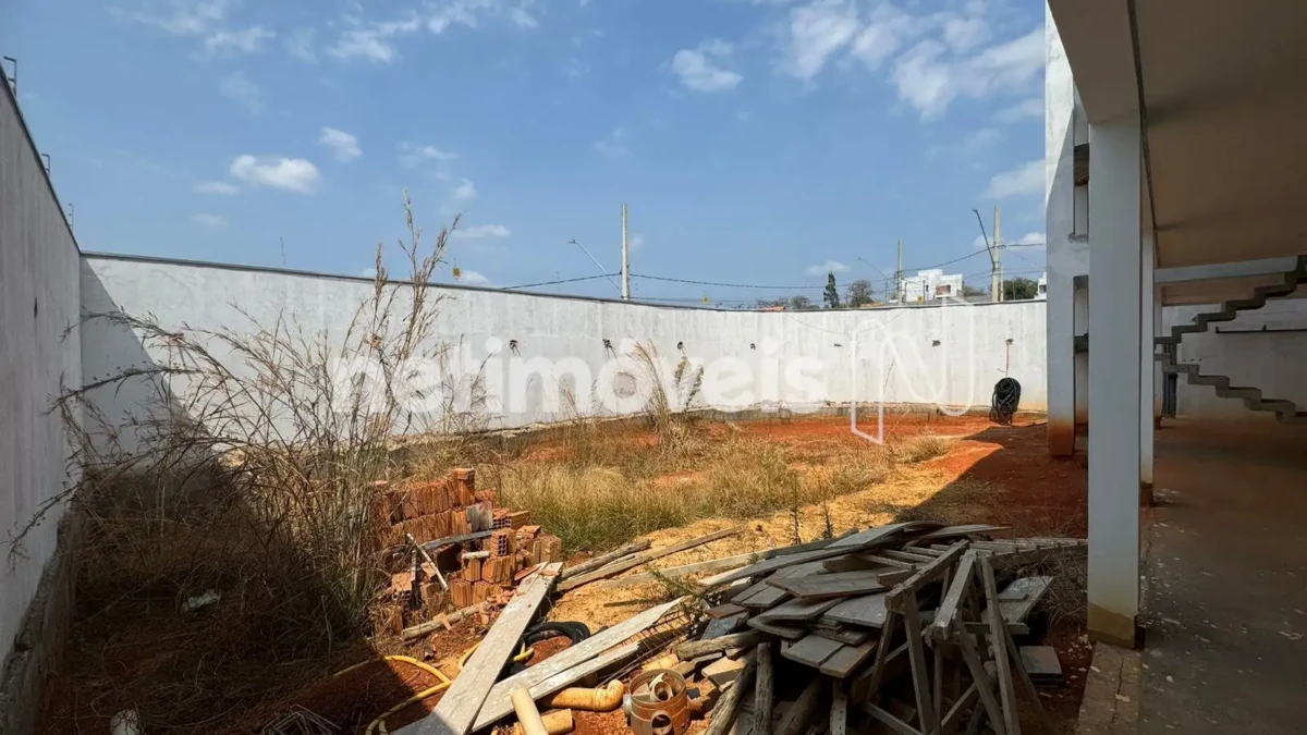 Casa para Venda com 4 quartos no bairro Residencial Sul Jacarandás