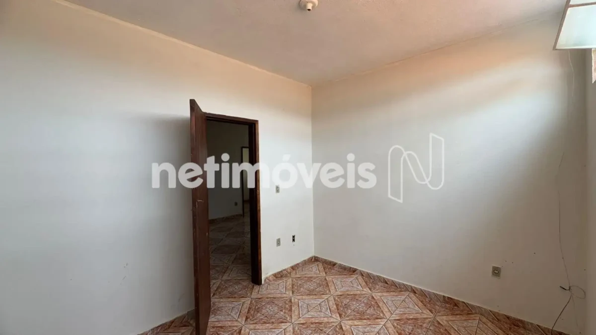 Casa para Venda com 7 quartos no bairro Monte Carmelo