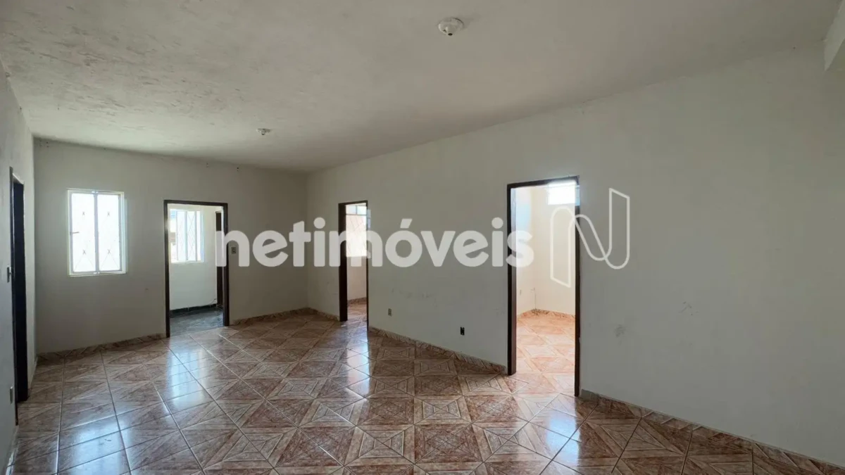 Casa para Venda com 7 quartos no bairro Monte Carmelo