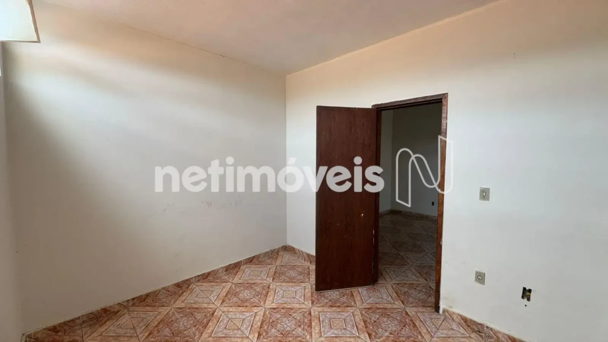Casa para Venda com 7 quartos no bairro Monte Carmelo