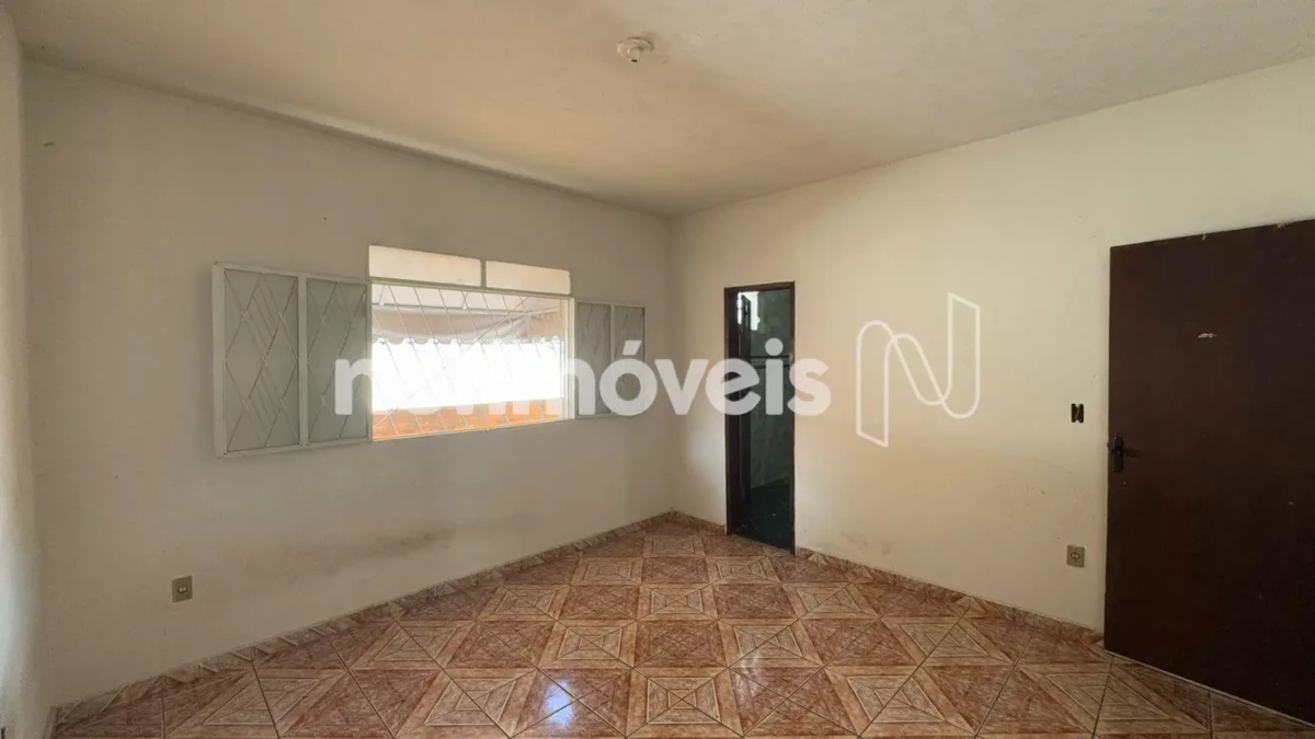 Casa para Venda com 7 quartos no bairro Monte Carmelo