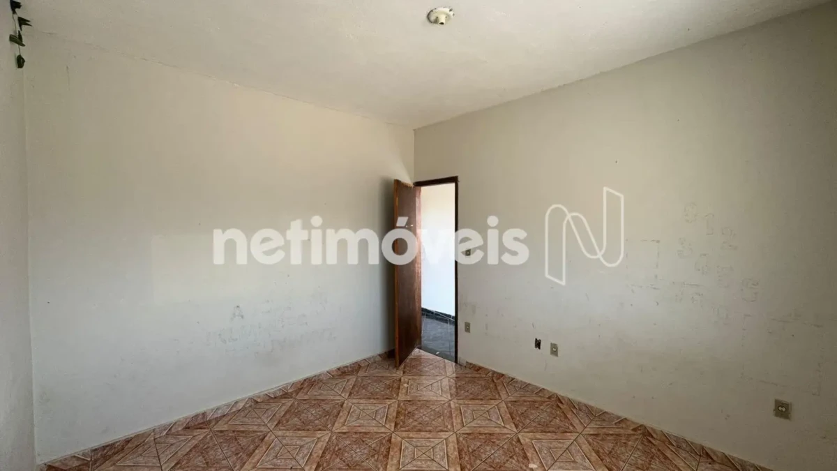 Casa para Venda com 7 quartos no bairro Monte Carmelo