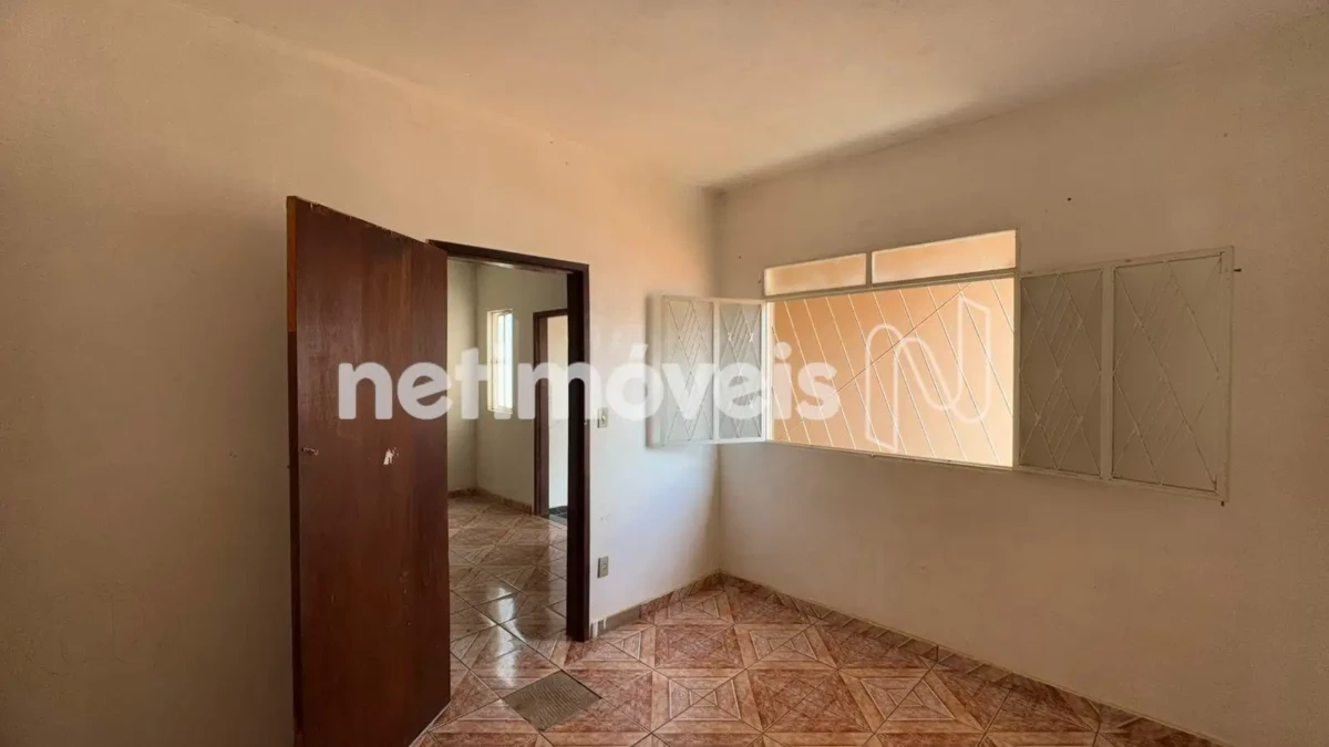 Casa para Venda com 7 quartos no bairro Monte Carmelo
