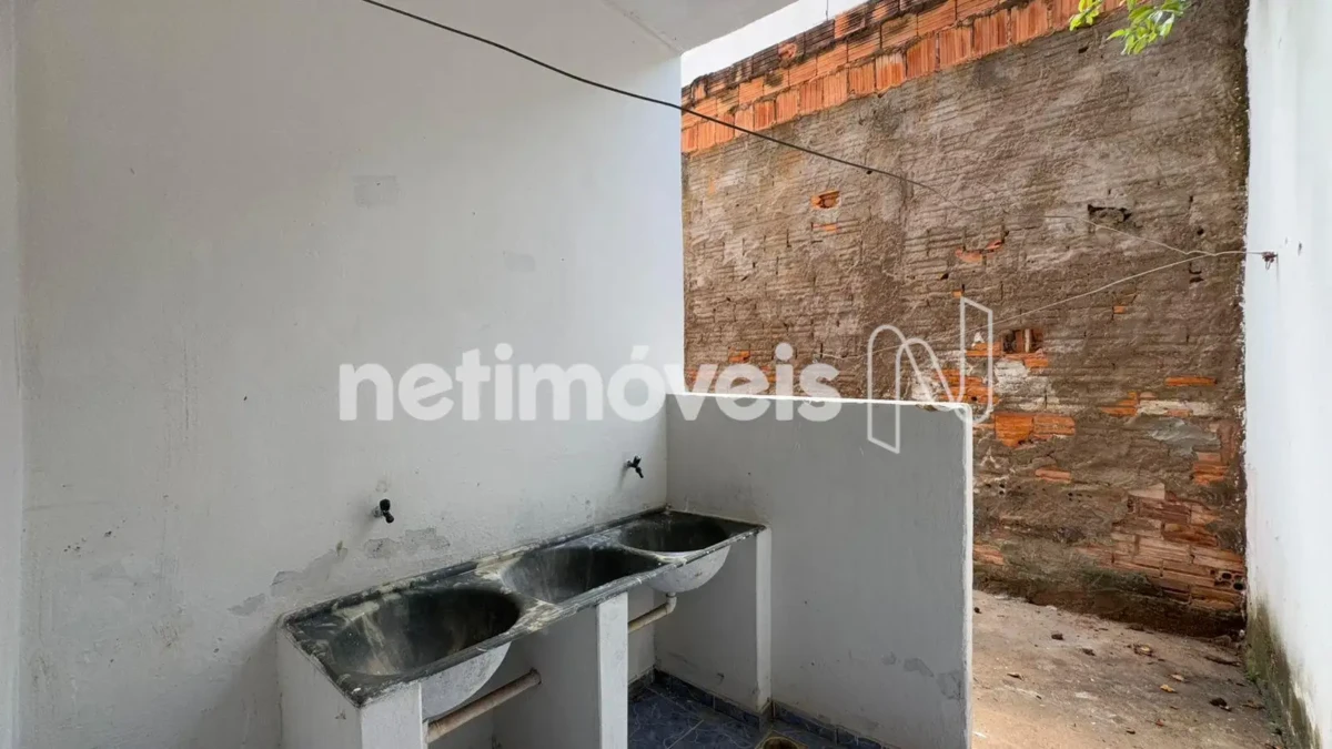 Casa para Venda com 7 quartos no bairro Monte Carmelo