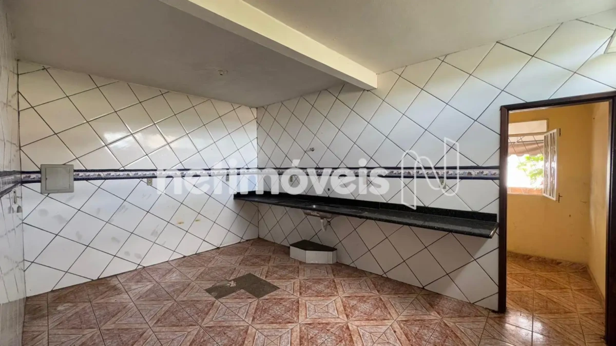 Casa para Venda com 7 quartos no bairro Monte Carmelo