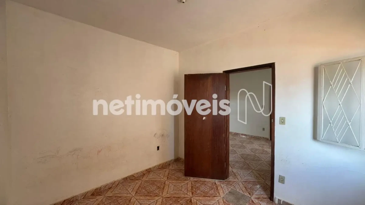 Casa para Venda com 7 quartos no bairro Monte Carmelo
