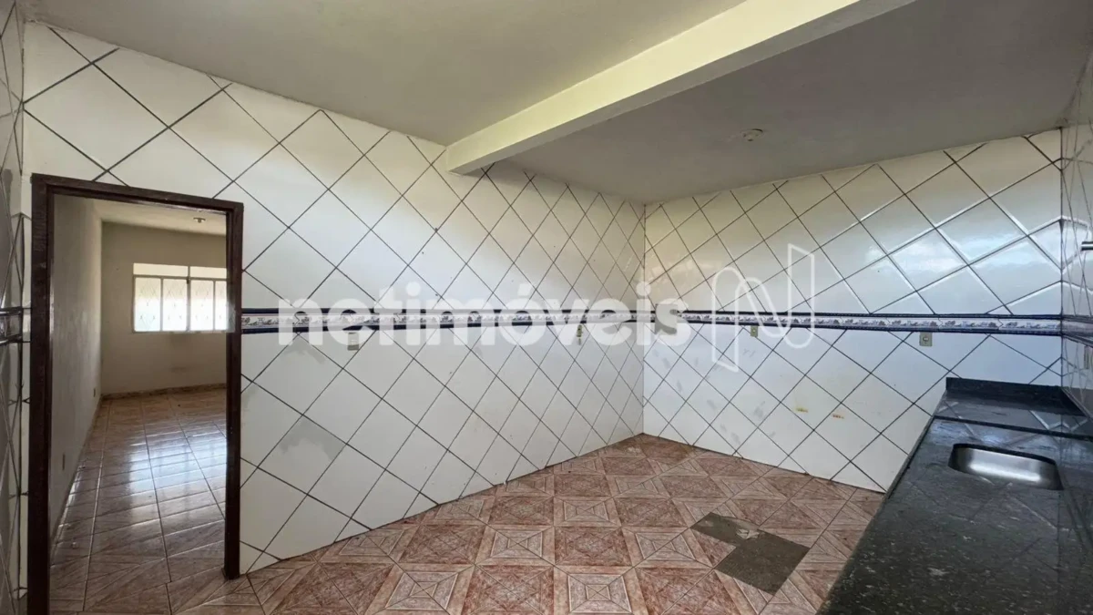 Casa para Venda com 7 quartos no bairro Monte Carmelo