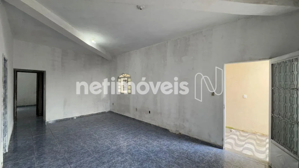Casa para Venda com 7 quartos no bairro Monte Carmelo