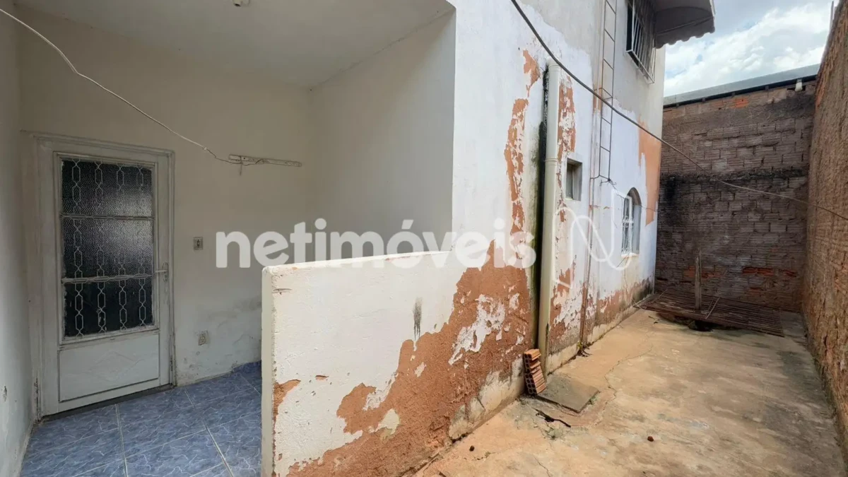 Casa para Venda com 7 quartos no bairro Monte Carmelo