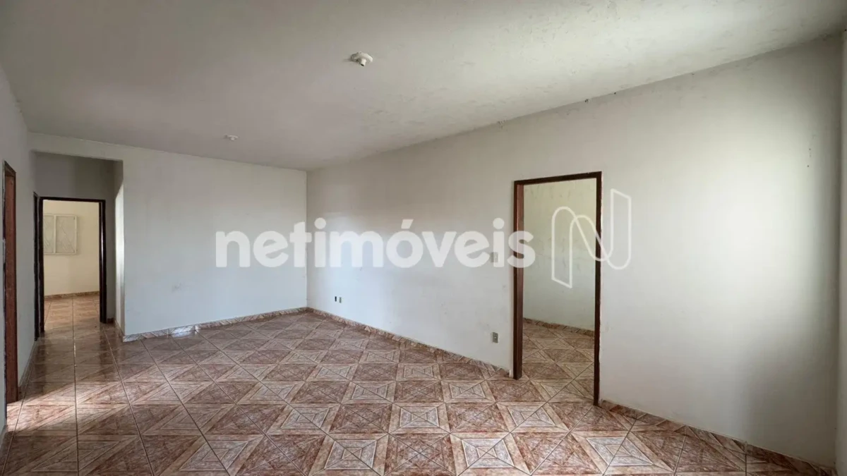 Casa para Venda com 7 quartos no bairro Monte Carmelo