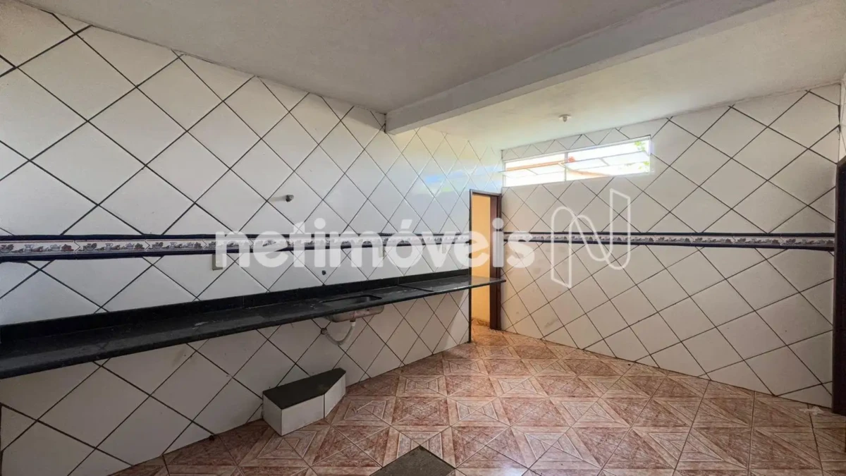 Casa para Venda com 7 quartos no bairro Monte Carmelo