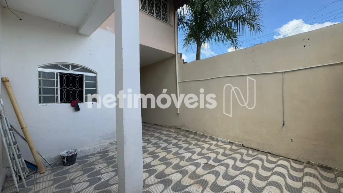 Casa para Venda com 7 quartos no bairro Monte Carmelo