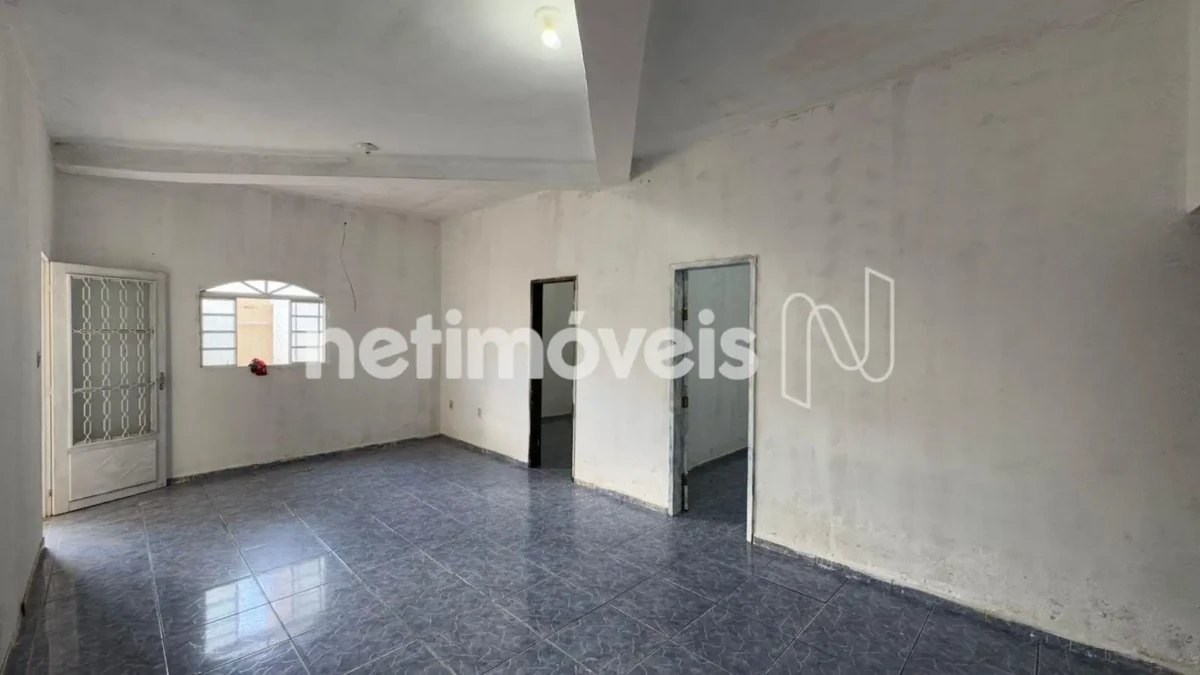 Casa para Venda com 7 quartos no bairro Monte Carmelo
